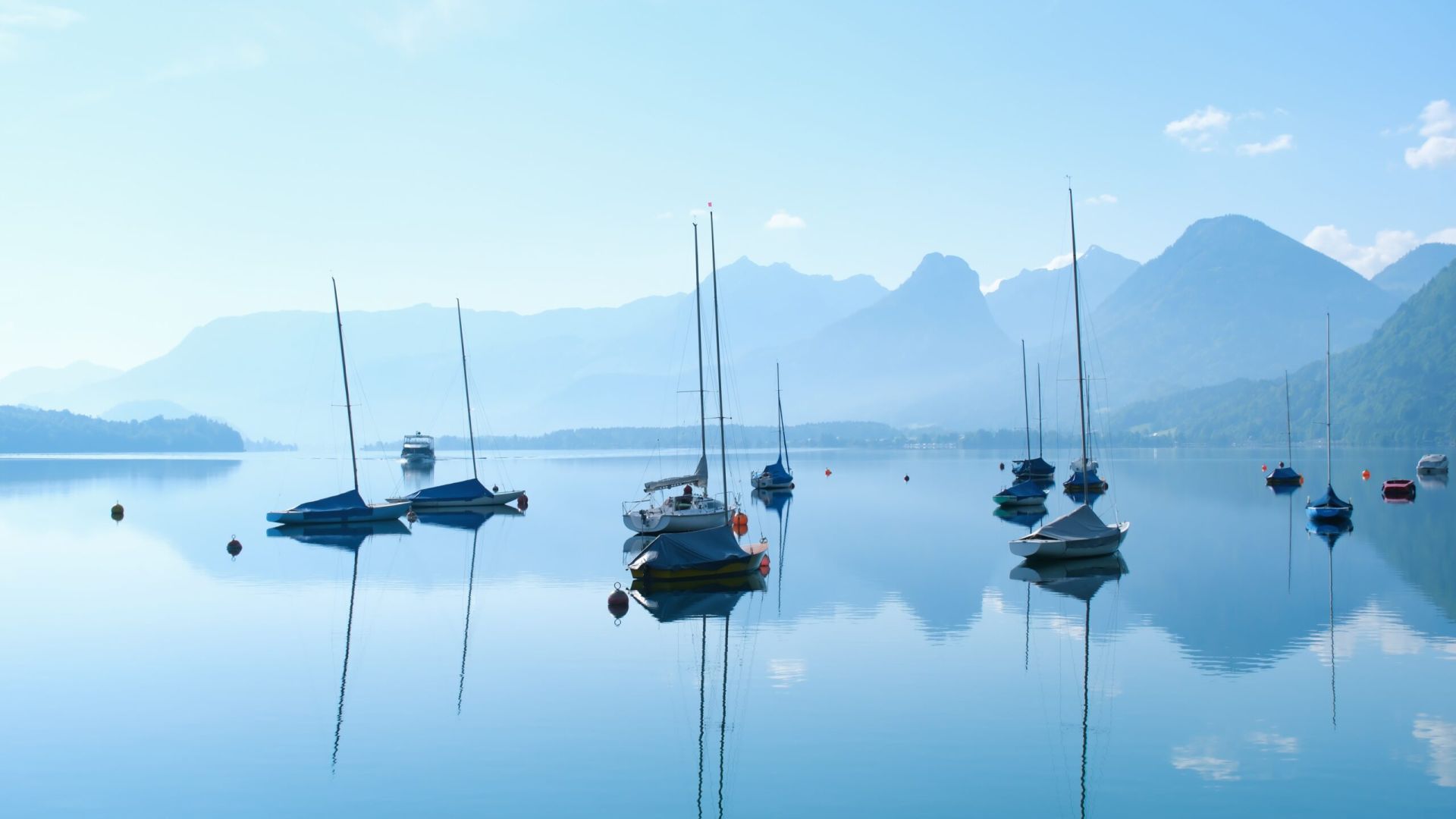 Lake Como Private Boat vs Ferry: Which One to Choose (2026)